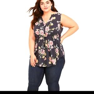 2 for 40 on Torrid tops!!   size 1 floral flattering tunic top